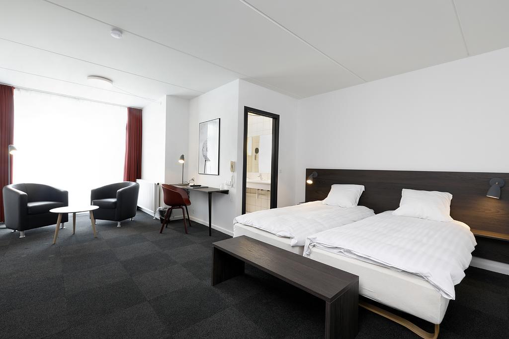 Skaga Hotel เฮียทส์ฮัลส์ ภายนอก รูปภาพ